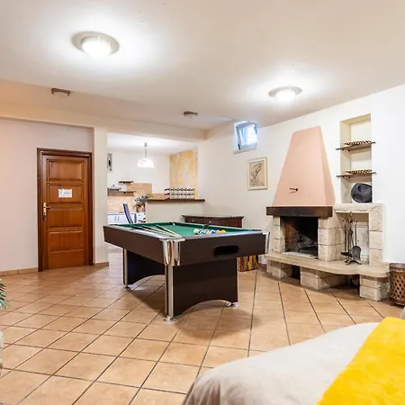 Villa Violeta With The Sea View, 3 Min Walk To The