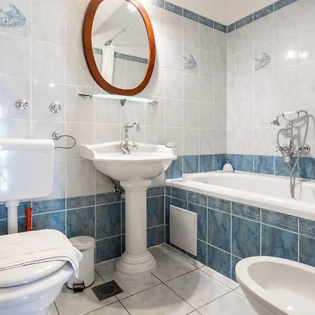 Villa Violeta With The Sea View, 3 Min Walk To The