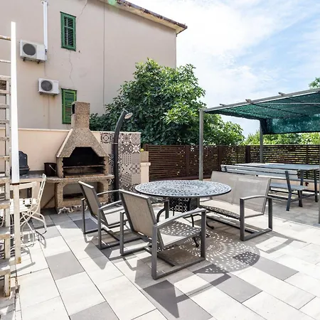 Violeta With The Sea View, 3 Min Walk To The Villa Split