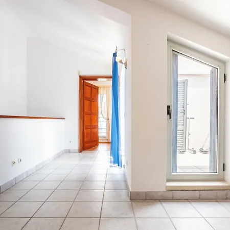 Villa Violeta With The Sea View, 3 Min Walk To The Split