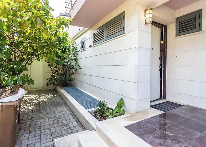 Villa Violeta With The Sea View, 3 Min Walk To The