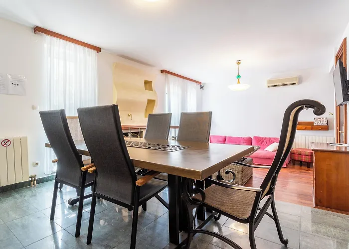 Violeta With The Sea View, 3 Min Walk To The Villa