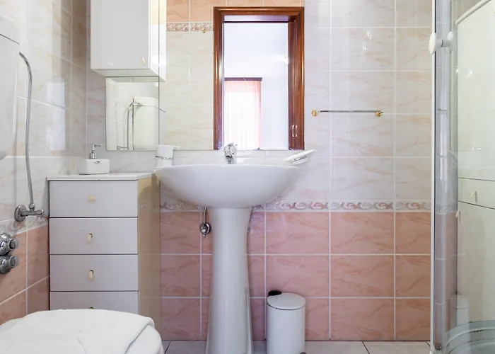 Violeta With The Sea View, 3 Min Walk To The Villa